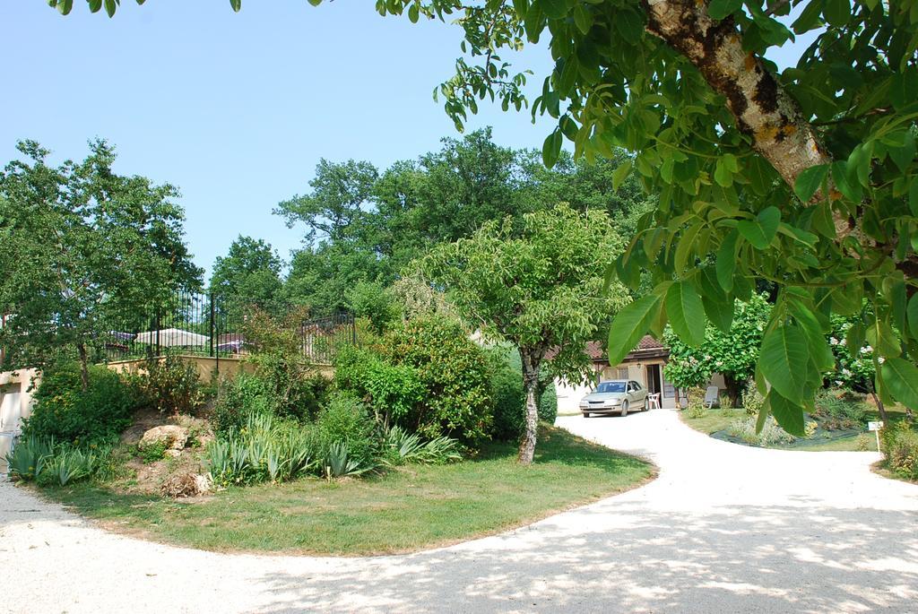 Village De Gites Le Chatenet Thonac Exterior photo