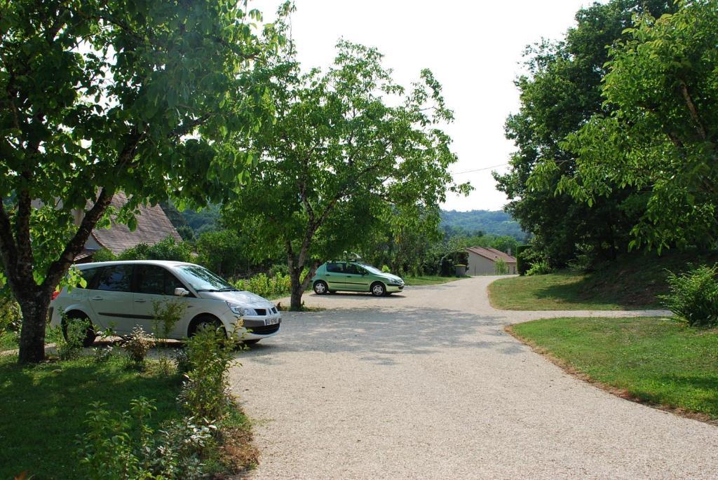 Village De Gites Le Chatenet Thonac Exterior photo