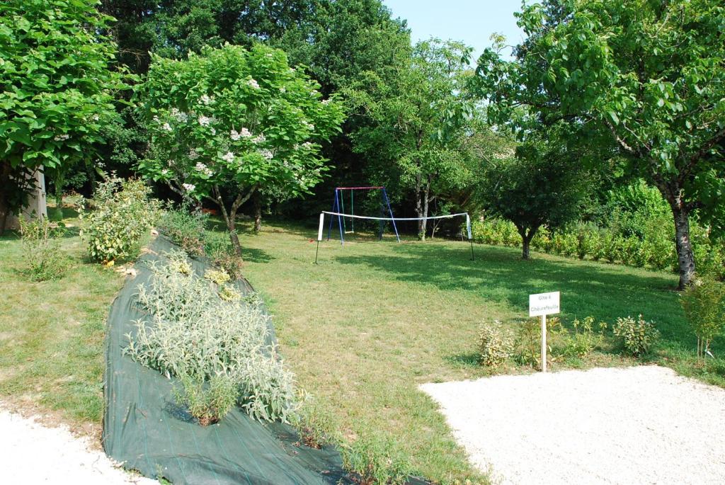 Village De Gites Le Chatenet Thonac Exterior photo